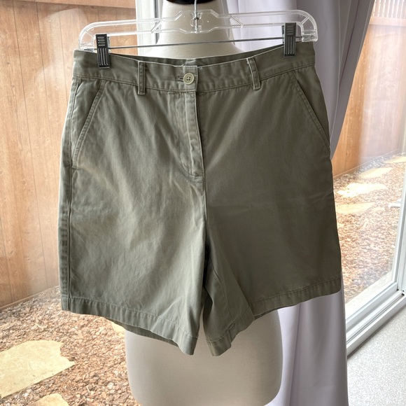 Vtg. Ralph Lauren Olive Green Cotton Bermuda Shorts
Size 4 - Picture 1 of 6